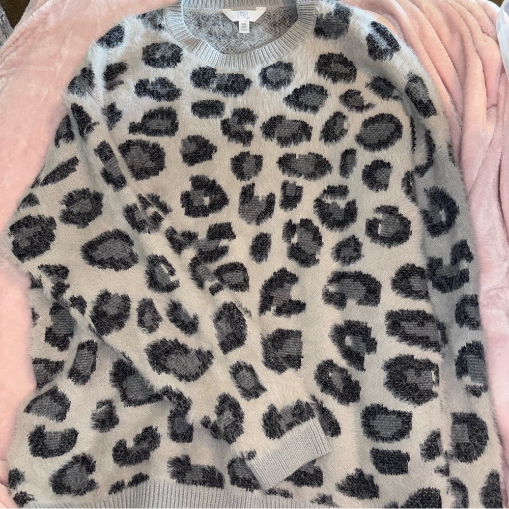 Time and Tru Gray and Black Crew Neck Sweater